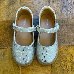 Cat & Jack Girls (Toddler) silver Mary Jane style shoes. Size 9
